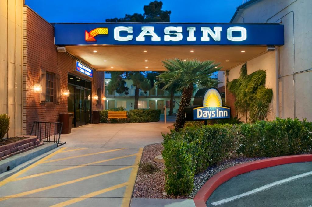 Days Inn by Wyndham Las Vegas Wild Wild West Gambling Hall image 12
