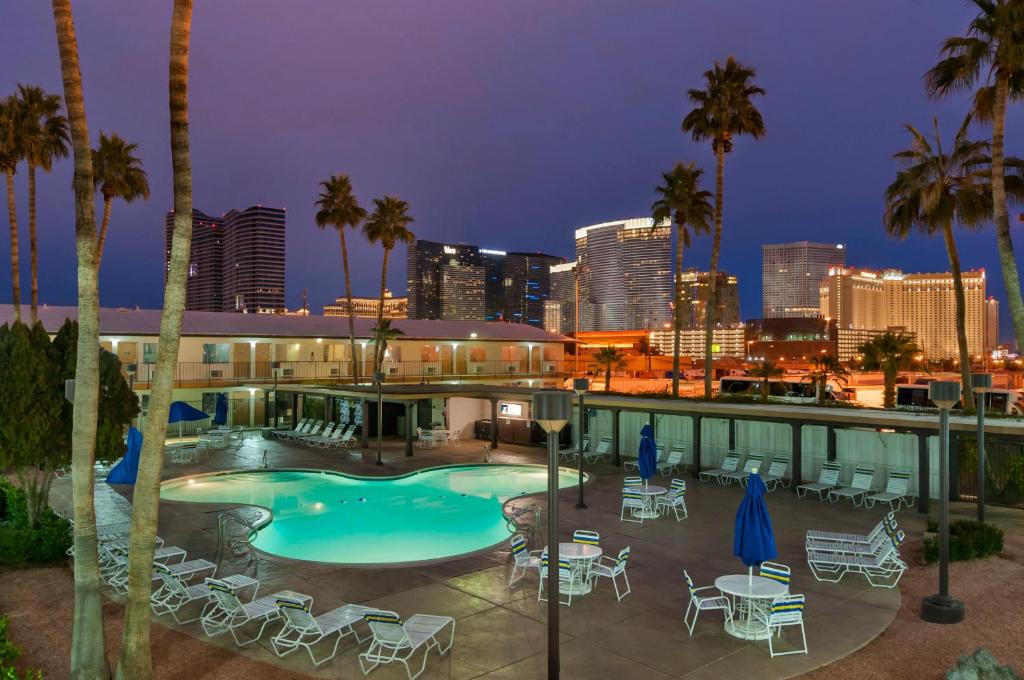 Days Inn by Wyndham Las Vegas Wild Wild West Gambling Hall image 15