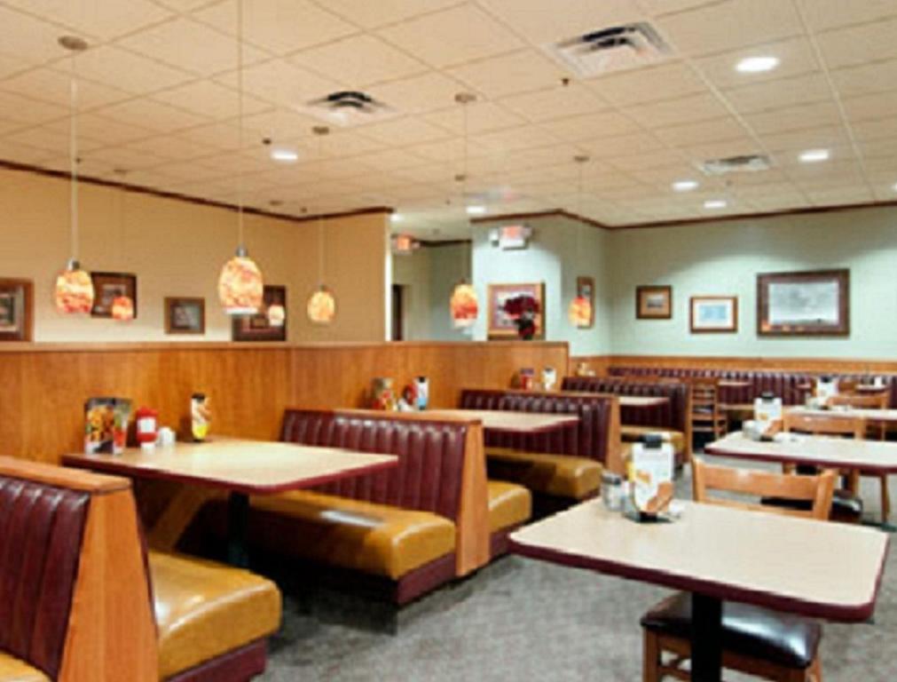 Days Inn by Wyndham Las Vegas Wild Wild West Gambling Hall image 24