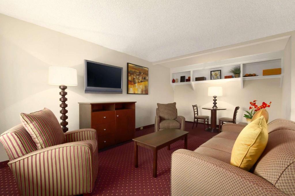Room image 5