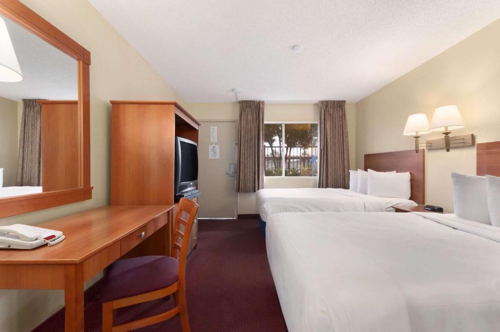 Room image 3
